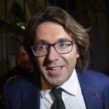 Парик и очки: Что скрывает располневший Малахов