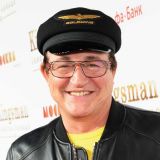 Наплевал на отца и лишился наследства: как живет сын Диброва, которого он не видел 18 лет