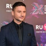 Два бокала: Сбежавший из страны Лазарев заинтриговал народ после похорон Малиновского 