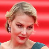 Разбуянившуюся Литвинову успокаивала полиция: Не давала спать Разбуянившуюся Литвинову успокаивала полиция: Не давала спать
