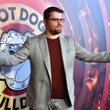 Харламова сняли в объятиях новой возлюбленной после развода