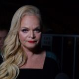 Ух какая! Горячая кокетка Долина вывалила огромную грудь