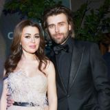 Мужа Заворотнюк засняли в машине с незнакомкой