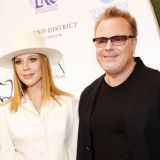 Хороший отдых: Подольская с детьми улетела в Турцию