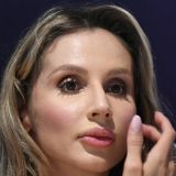 Патриот Украины: Лобода передала машину и 1,5 миллиона солдатам Незалежной