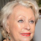 Вдова Караченцова застала беглянку Пугачеву торгующей на Тверской