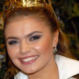 Ценник на сумочку Алины Кабаевой поразил россиян