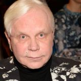 Парализованный Борис Моисеев оказался одной ногой в могиле