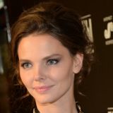 Роль Боярской в новом спектакле вызвала неоднозначную реакцию Роль Боярской в новом спектакле вызвала неоднозначную реакцию