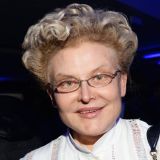 Малышева предупредила россиян об опасностях выдавливания прыщей