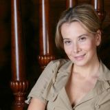 Юлия Высоцкая научила готовить крекеры из кабачков