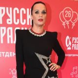 Откачавшая жир Слава призналась в зависимости