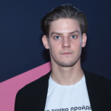 Дочь оставившего любовницу Табакова решили увезти из России