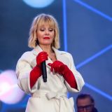 Сын певицы Валерии разыграл технику среди подписчиков