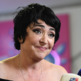 Девочка без комплексов: Лолита сбросила юбку на глазах у оцепеневшей публики