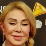 Голая и сексуальная: дочь-кокетку 68-летней Успенской засняли неглиже в снегу