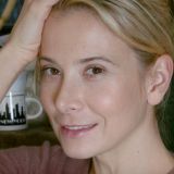 Ненасытная Высоцкая похвасталась нарисованным обнаженным телом