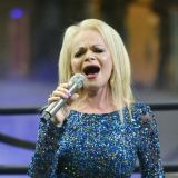 Долина предъявила поклонникам дуэт с молодым актерам