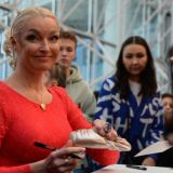 Волочкова предстала рядом с сотрудником спецслужб Волочкова предстала рядом с сотрудником спецслужб