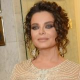 Королева заявила о разводе после новости о не ночующем дома муже