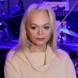 Улетевшая на Мальдивы Долина готовится к возвращению в Россию