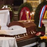 Море слез: душещипательные кадры с похорон Инны Чуриковой 