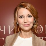 Беременная Ольга Орлова ответила на слухи о накладном животе