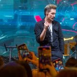 Диму Билана изобразили без глаза на плакате нового шоу