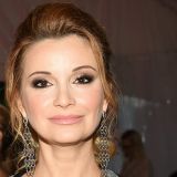 Родившая Орлова пообещала россиянам показать скрываемый беременный живот