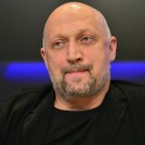 Жена Куценко сбежала с кинопремьеры