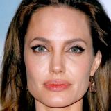 Онколог сообщил о состоянии Анджелины Джоли с предрасположенностью к раку груди