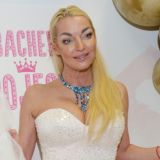 Анастасия Волочкова показала роскошный подарок от тайного поклонника