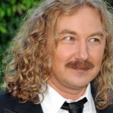 Игривый Николаев прижался передком к раскрасневшейся Королевой на фото