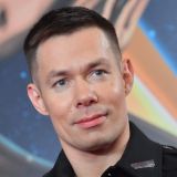 Попавший в больницу из-за проблем с сердцем Стас Пьеха показал фотографию в датчиках