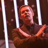 Облепленный проводами и датчиками Пьеха показал фото после коронарографии