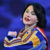 Надежда Бабкина бесплатно раздает вещи из своего гардероба 