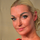 Волочкова вслед за Кудрявцевой отреагировала на критику стилиста Рогова