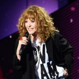 На уехавшую за границу Пугачеву подали в суд из-за долгов