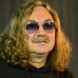 Идет на поправку: Игоря Николаева выписывают из клиники