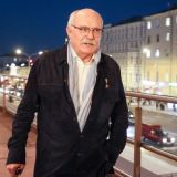 Обложивший себя иконами Михалков обескуражил народ: Что произошло?