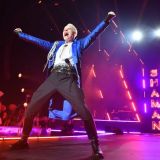 За что россияне обожают SHAMAN'а? 