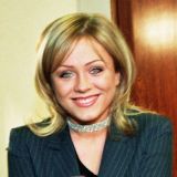 Танцевали и держались за руки: 16-летнюю дочь Началовой сняли с известным певцом