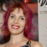 Упала под колеса: Штурм получила травму в результате инцидента с авто