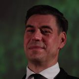 Голый Дюжев спрятал причинное место за полотенцем: фото