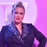 Пышногрудая Семенович снялась на видео в необычных позах