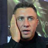 Привела друга: молодая жена Прилучного предпочитает втроем