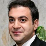 Прожил с женой в нищете ради мечты: слава и падение Гарика Мартиросяна