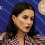 Властвующая на телевидении Канделаки лезет из кожи вон ради контроля