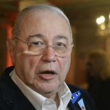 Молитвы и море цветов: проводы Евгения Петросяна на грани срыва