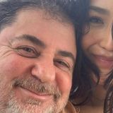 Заверните обе: молодая жена Цекало предъявила своих малышек в розовом